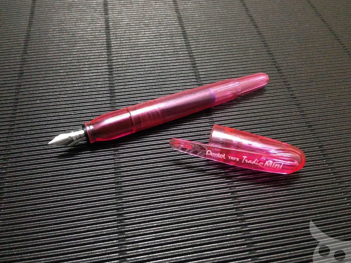 เกือบเอาไปถมที่! ปากกาหมึกซึมจิ๋ว Pentel TRFS Tradio Mini