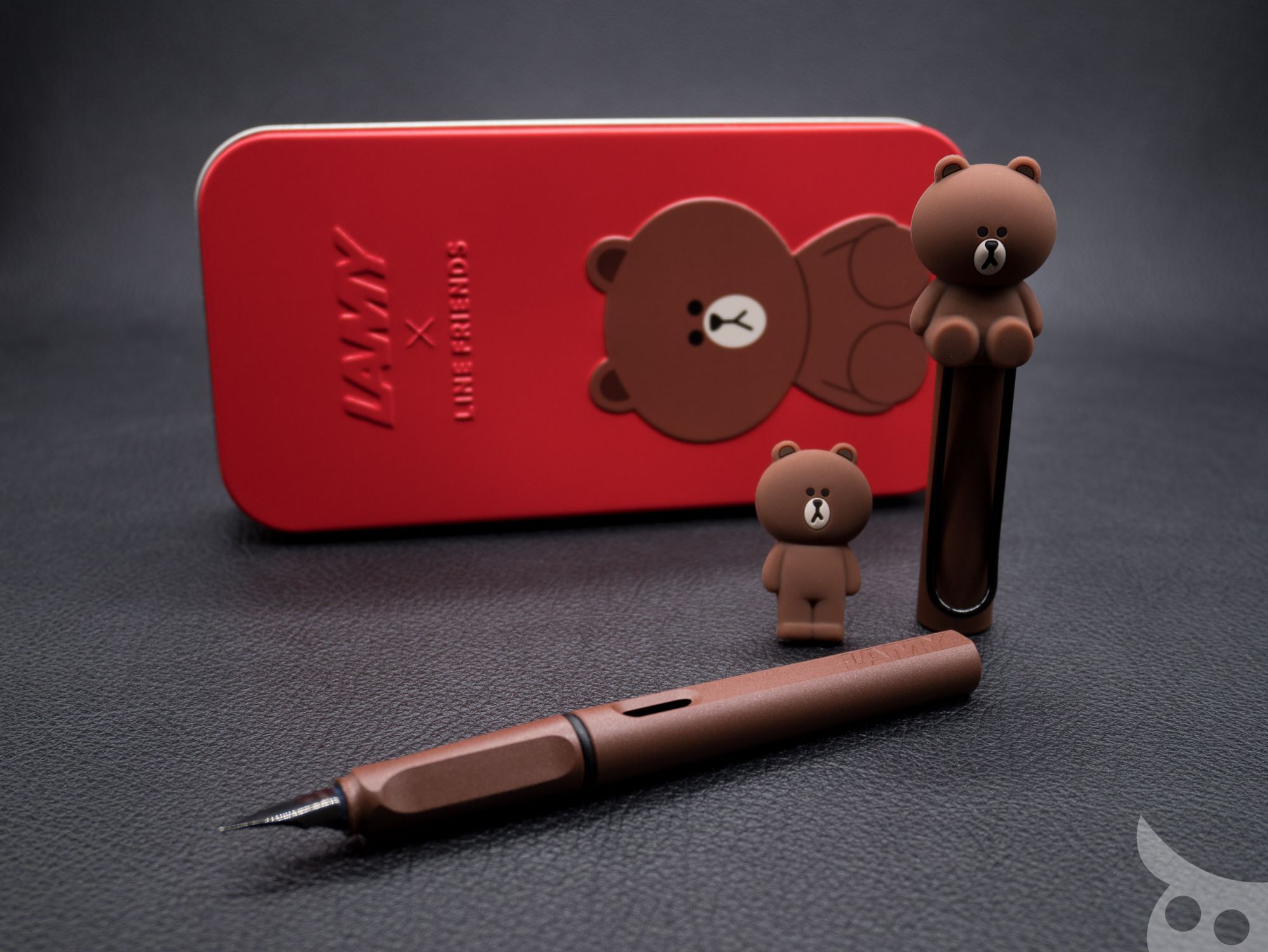 และแล้วก็อยู่ในกำมือ!! LAMY X LINE FRIENDS BROWN in the RED Limited Edition