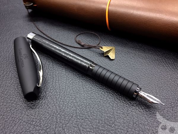 ปากกาของคนรักหนัง! Faber-Castell Basic Black Leather