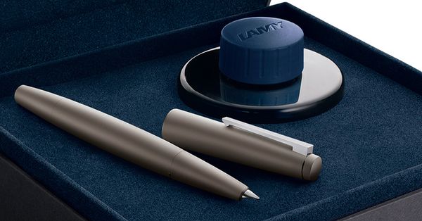 อีกหนึ่งลามี่รุ่นพิเศษ! Lamy 2000 "black amber" 50th anniversary edition